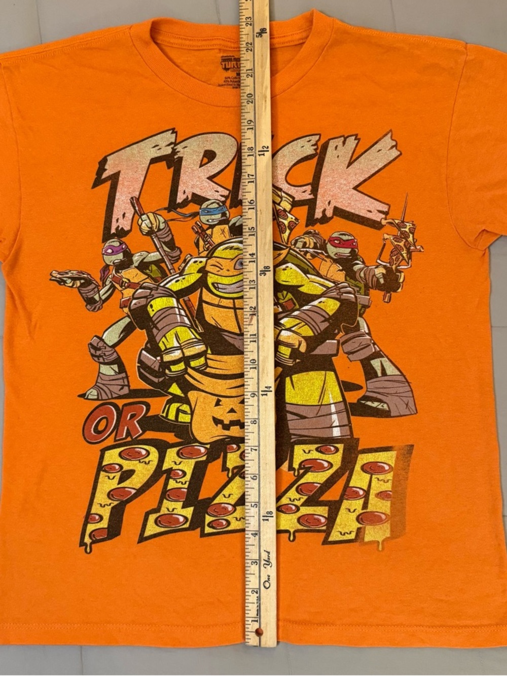 Teenage Mutant Ninja Turtles Orange Graphic T-Shirt sz M Trick or Pizza 🐢🍕🤙 I - Picture 2 of 9